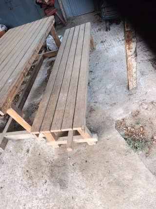 Tavolo da giardino in legno