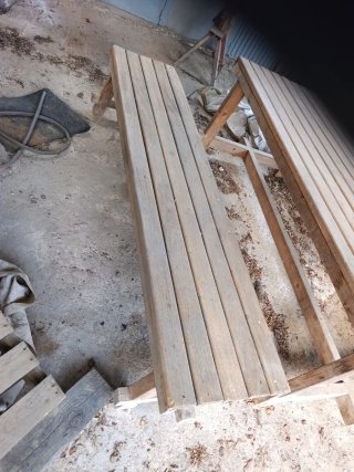 Tavolo da giardino in legno