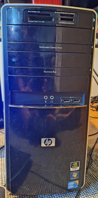Ordenador HP con Monitor LG Negro