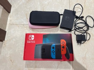 Nintendo Switch Azul y Rojo