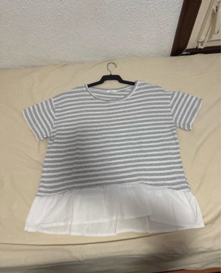 Blusa de rayas con volantes