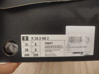Zapatillas de fútbol Adidas Negras y Rojas