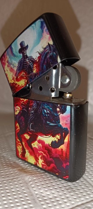 Scegli il tuo accendino VIP Design tipo Zippo Serie 010