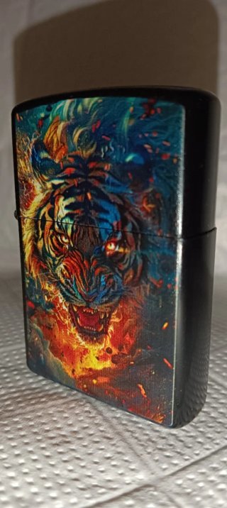 Scegli il tuo accendino VIP Design tipo Zippo Serie 010