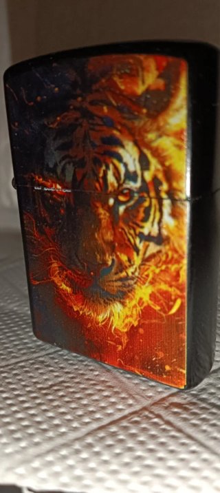 Scegli il tuo accendino VIP Design tipo Zippo Serie 010
