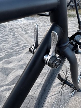 Bicicleta de carretera negra