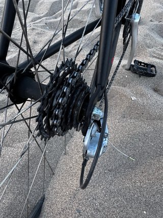 Bicicleta de carretera negra