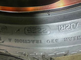 Llantas 18 Grupo VAG con Neumáticos