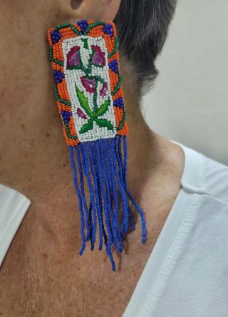 Pendientes de cuentas con flecos