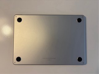 MacBook Air 13 M3 2024 y adaptador multipuerto
