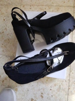 Zapatos de tacón negros con plataforma