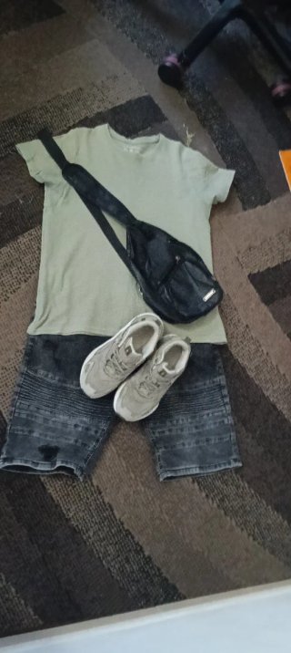 Conjunto Ropa: Camiseta, Pantalón Corto, Bolso y Z