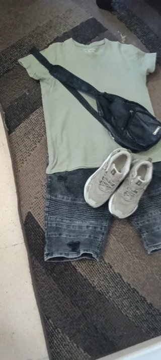 Conjunto Ropa: Camiseta, Pantalón Corto, Bolso y Z