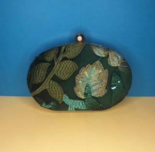 Bolso de fiesta ovalado verde bordado