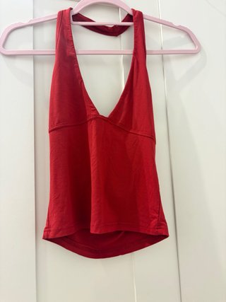 Blusa roja halter escote profundo