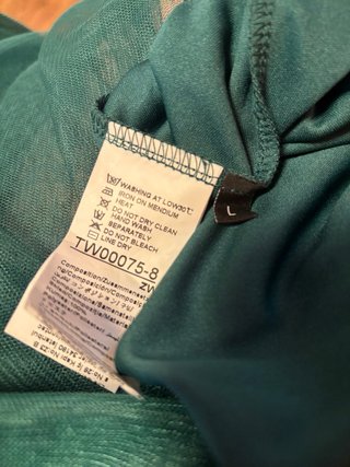 Vestido de fiesta verde con lentejuelas