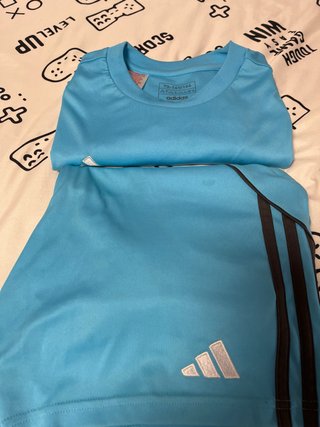 Conjunto deportivo Adidas azul