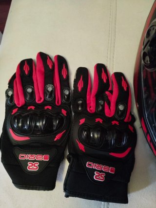 Casco moto AXK y guantes