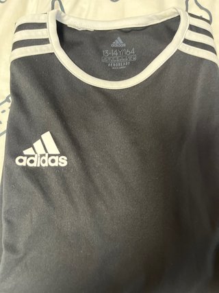 Camiseta deportiva Adidas negra
