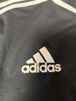 Camiseta deportiva Adidas negra