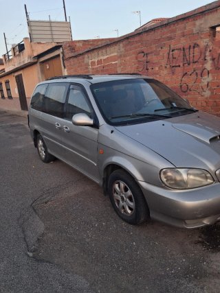 kia carníval. carníval 2001