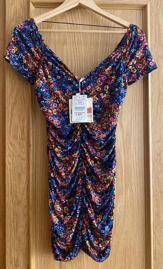 Vestido Bershka Fruncido Flores Viscosa Elastano L