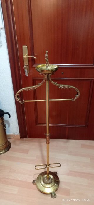 Galan de noche , Valet Caballero Bronce y latón