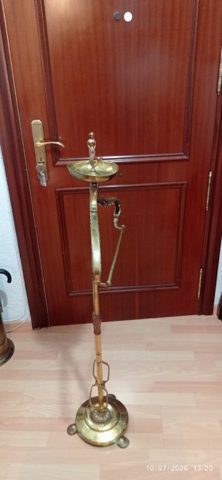 Galan de noche , Valet Caballero Bronce y latón