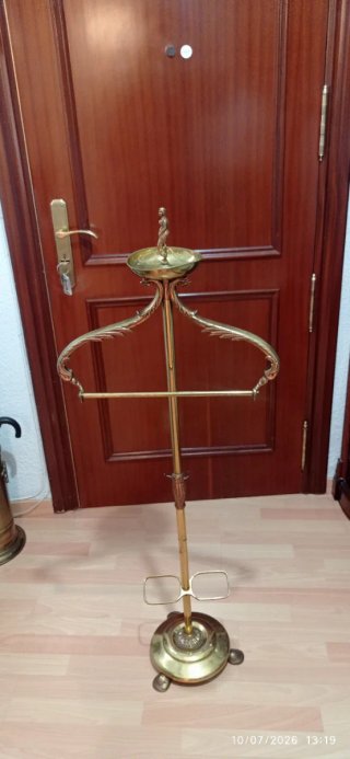 Galan de noche , Valet Caballero Bronce y latón