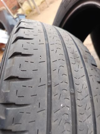 Neumáticos Michelin Agilis 215/75 R15