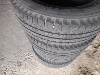 Neumáticos Michelin Agilis 215/75 R15