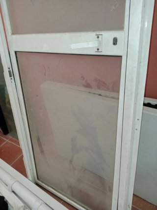 Puerta aluminio con cristal