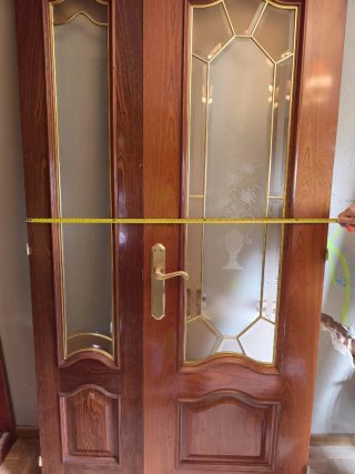 Puerta maciza de roble con cristal