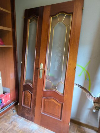 Puerta maciza de roble con cristal