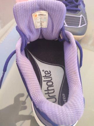 Zapatillas de pádel Lotto grises y moradas