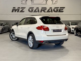 Porsche Cayenne Diesel 3.0 V6 · 240 CV · Tiptronic · Techo · Bose