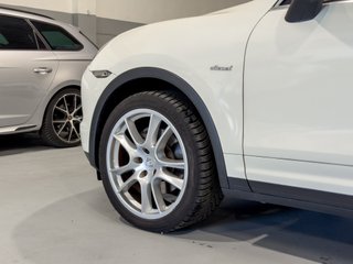 Porsche Cayenne Diesel 3.0 V6 · 240 CV · Tiptronic · Techo · Bose