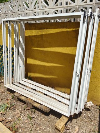 Ventanas de aluminio con mosquitera