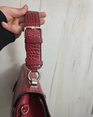 Bolso Guess Burdeos Cocodrilo