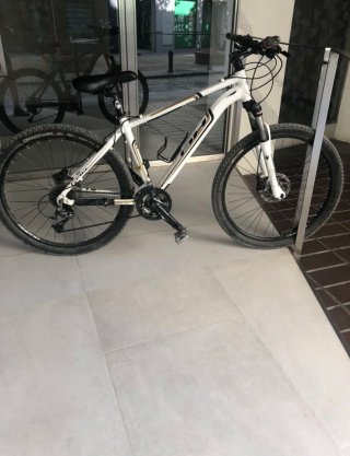 Bicicleta de Montaña BH Blanca