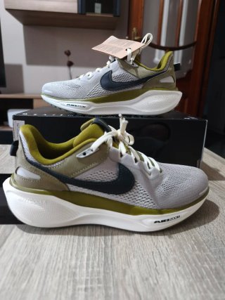 Nike Pegasus 41 Talla 38 Gris Verde Militar