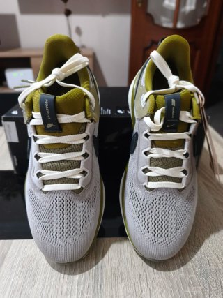 Nike Pegasus 41 Talla 38 Gris Verde Militar