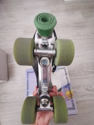 Patines 4 ruedas T39