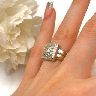Anillo de oro blanco 18kt con diamantes