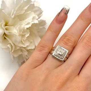 Anillo de oro blanco 18kt con diamantes