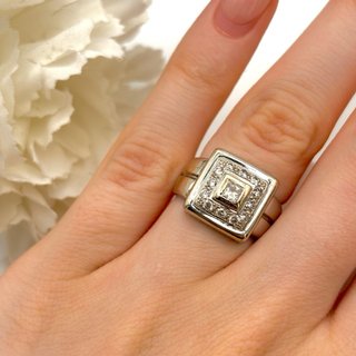 Anillo de oro blanco 18kt con diamantes