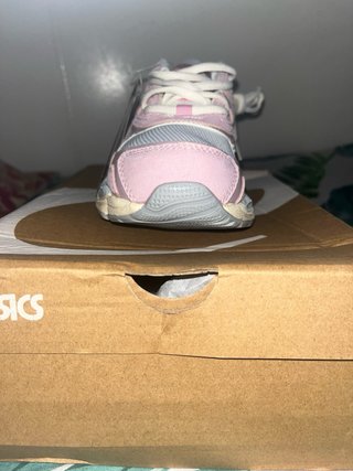 Zapatillas Asics Rosa y Blanco