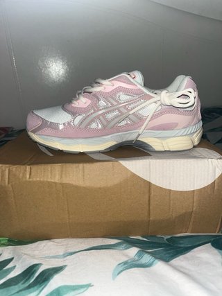 Zapatillas Asics Rosa y Blanco