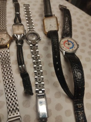 Lote relojes antiguos y joyas