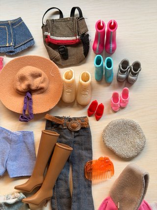 Lote Ropa y accesorios Barbie